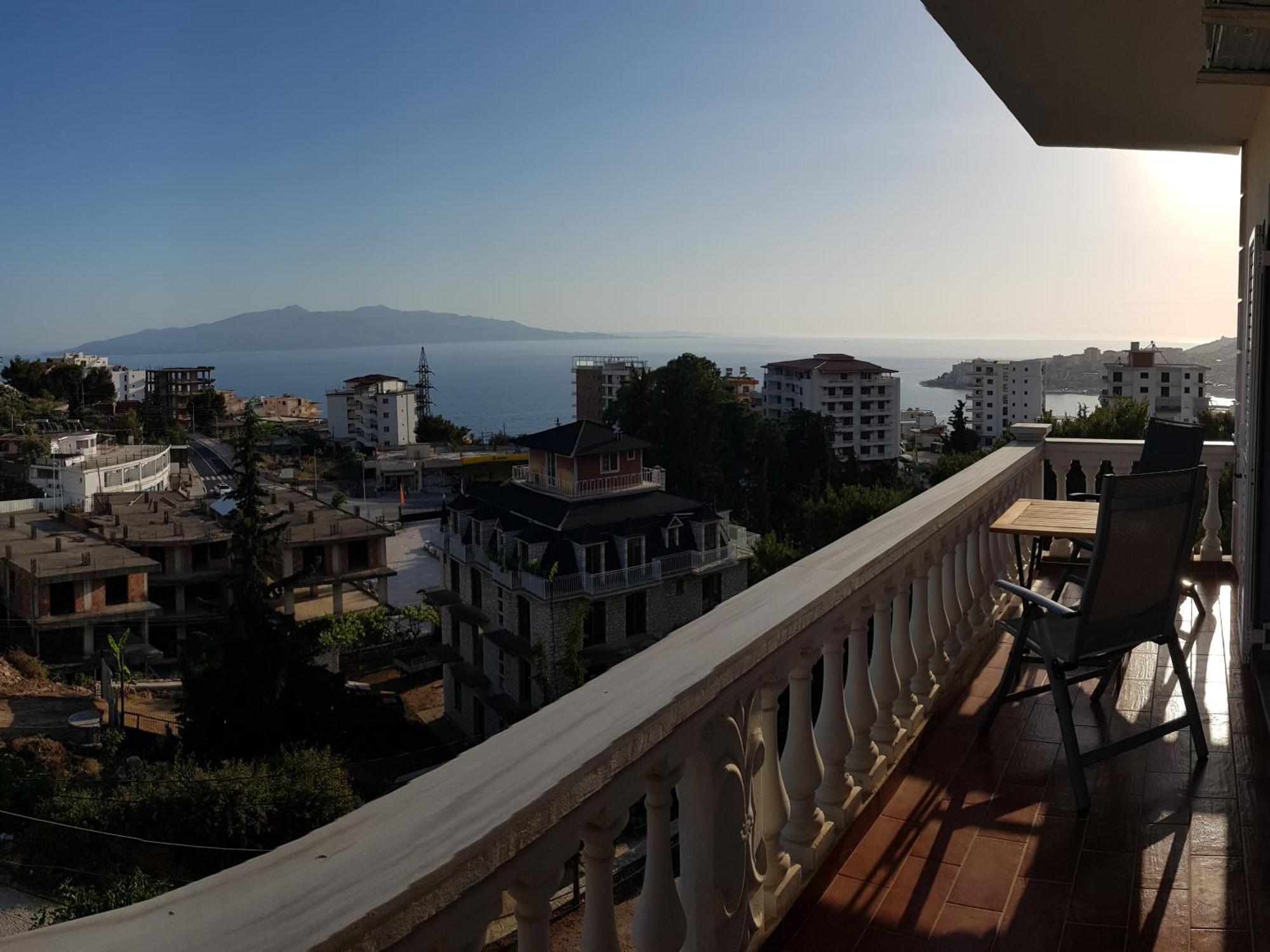 Stunning Sea View Apartments Sarandë Rum bild